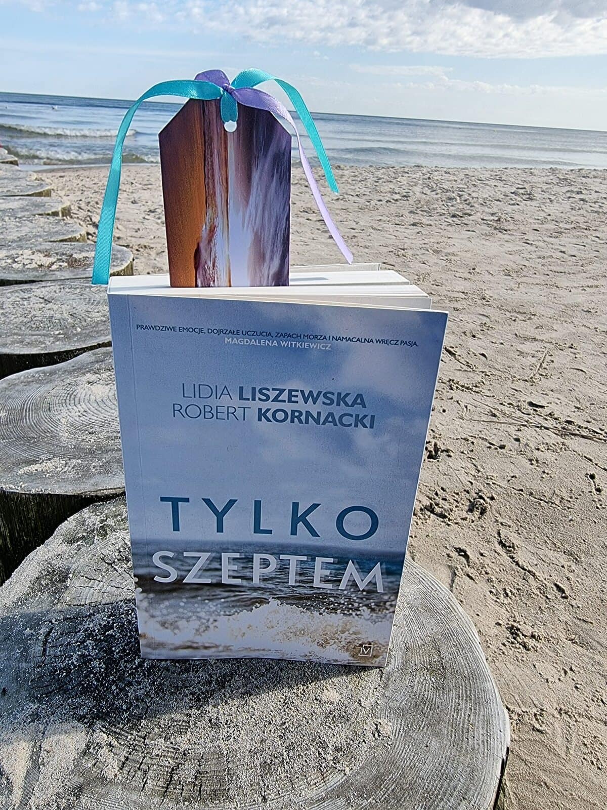 Tylko szeptem na bałtyckiej plaży